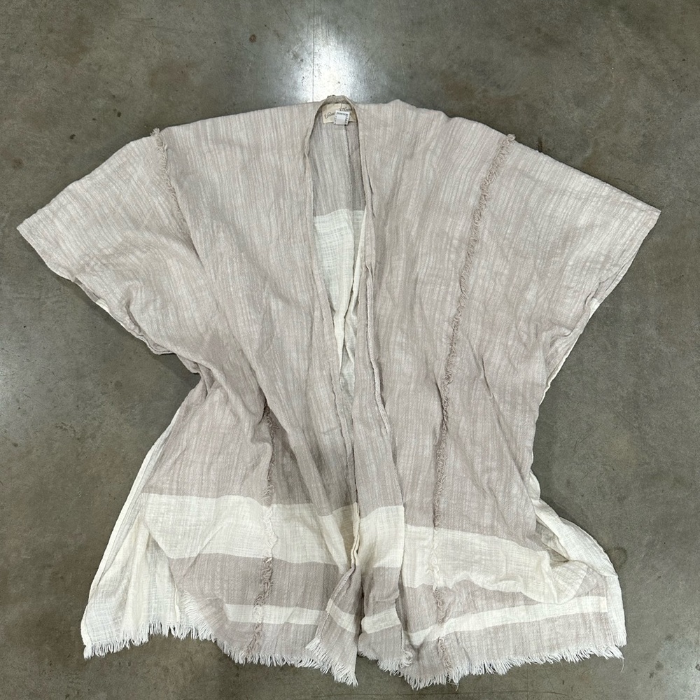 Universal Thread nuetral kimono cover up